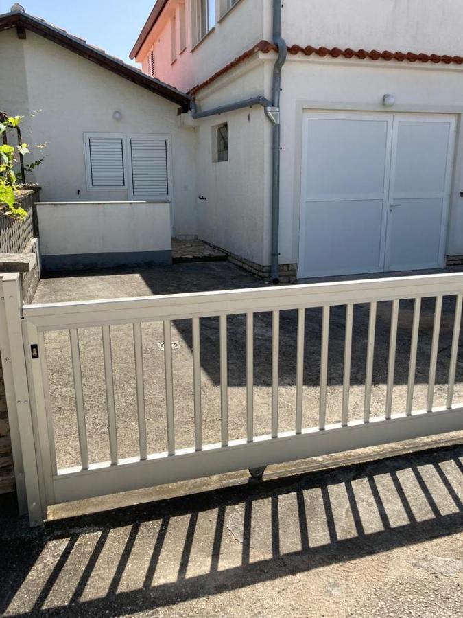 Beach Apartments 普利拉卡 外观 照片